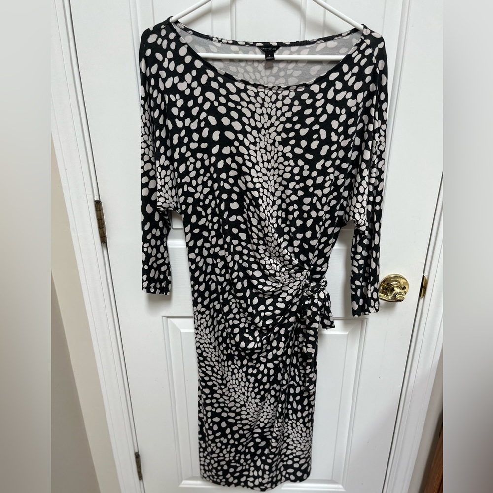 Ann Taylor dress.   Boat neck, comfortable and super soft material.  Worn once…